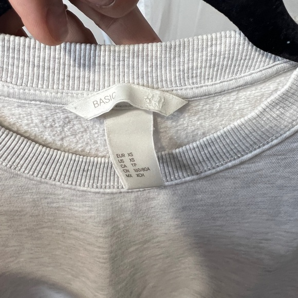 H&M Crewneck - Picture 3 of 3